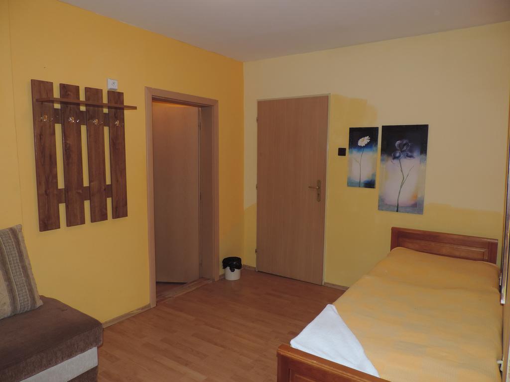 Western Penzion Ruzomberok Exterior photo