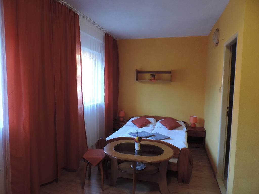 Western Penzion Ruzomberok Exterior photo